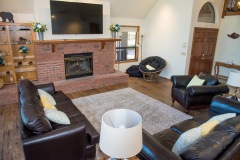 Living-room-looking-toward-fireplace